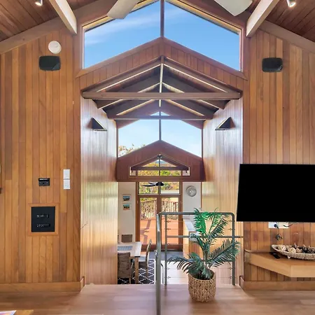 The Oasis Apartments And Treetop Houses Byron Bay Room photo