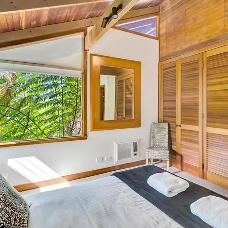 The Oasis Apartments And Treetop Houses Byron Bay Room photo